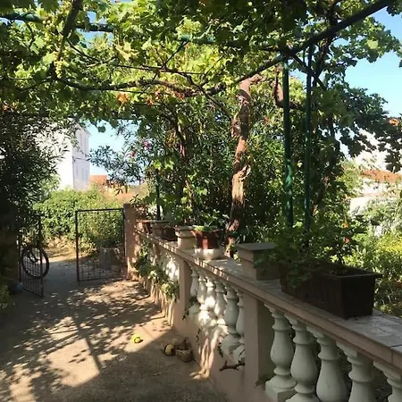 Apartman By The Church On Olib