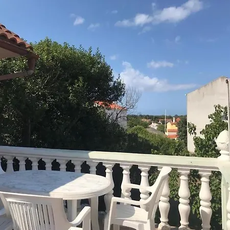 By The Church On Apartman *
